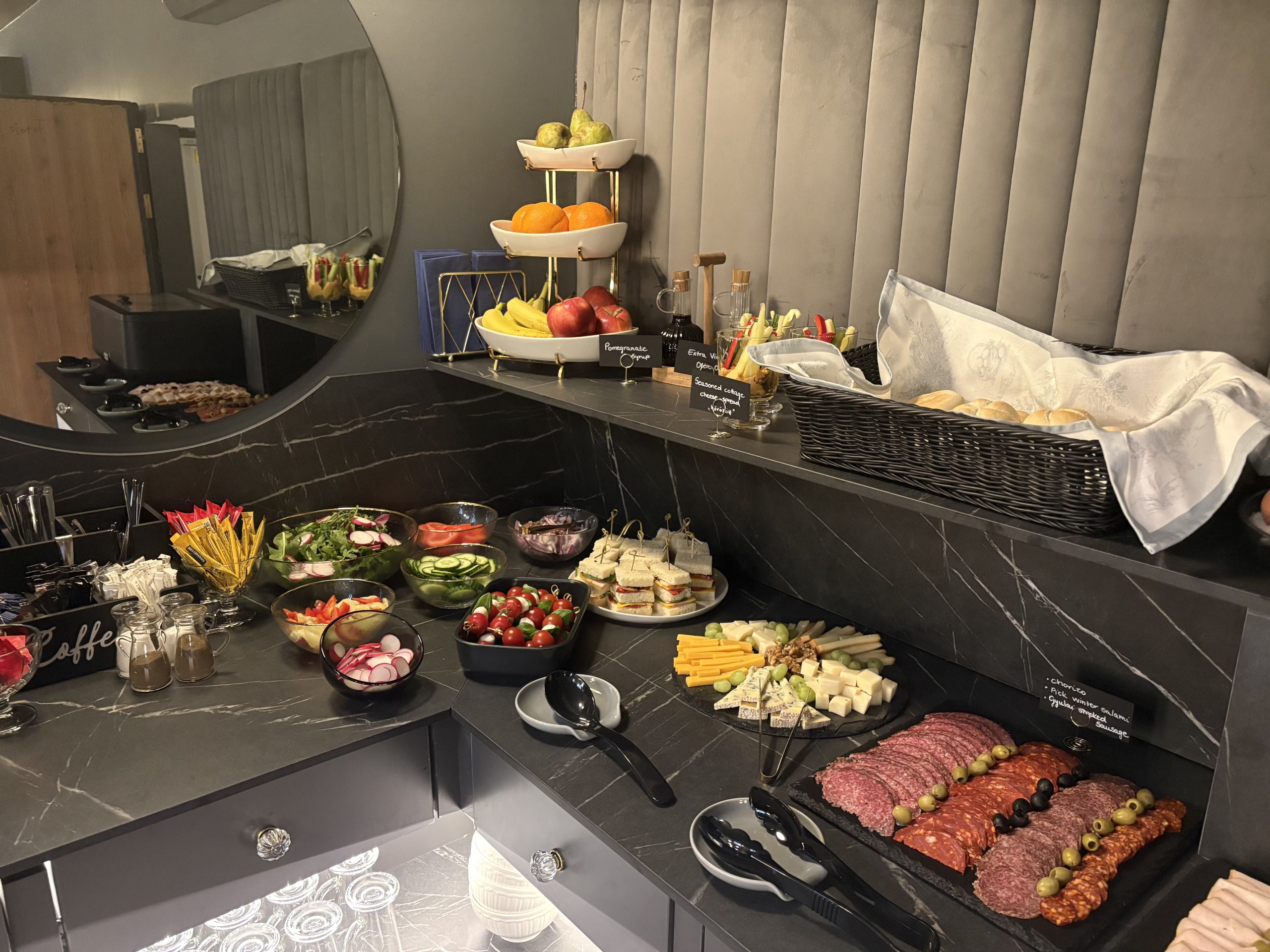 Leo Boutique Rooms - Adults Only — Kossuth Lajos u. 2/A